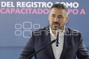 ADÁN DOMÍNGUEZ