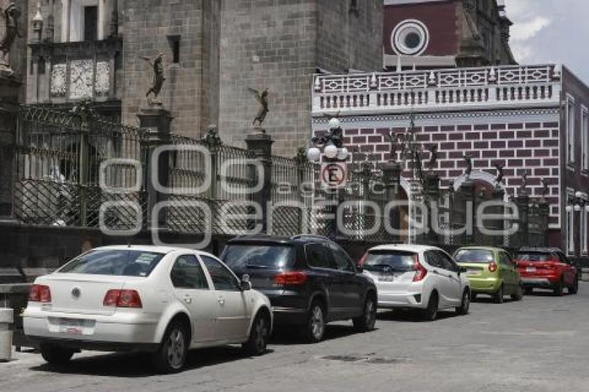 ESTACIONAMIENTO . 3 ORIENTE