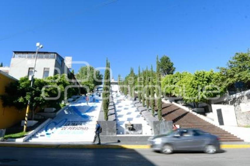 TLAXCALA . ESCALINATAS LOS HÉROES