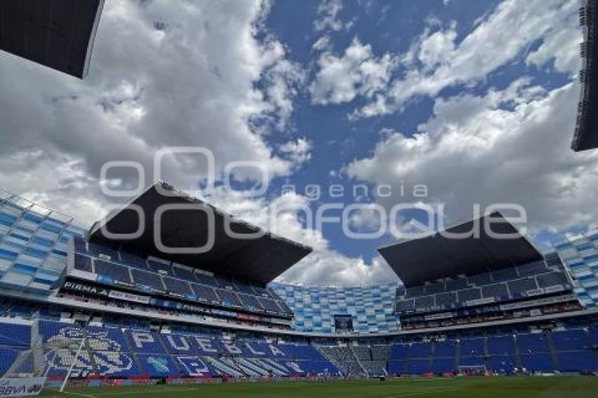 FÚTBOL . ESTADIO CUAUHTÉMOC