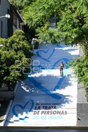 TLAXCALA . ESCALINATAS LOS HÉROES