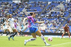 FÚTBOL FEMENIL . PUEBLA VS RAYADAS