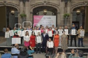AYUNTAMIENTO . MÉRITO DOCENTE