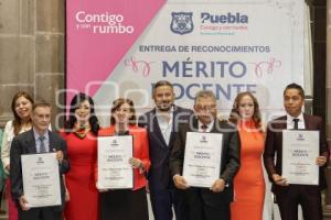 AYUNTAMIENTO . MÉRITO DOCENTE