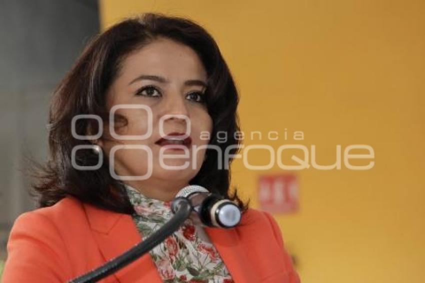 AZUCENA ROSAS