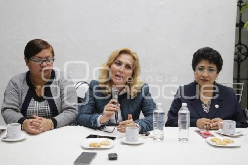 ÉRIKA DE LA VEGA