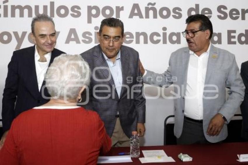 GOBIERNO ESTATAL . ESTÍMULOS A LA EDUCACIÓN