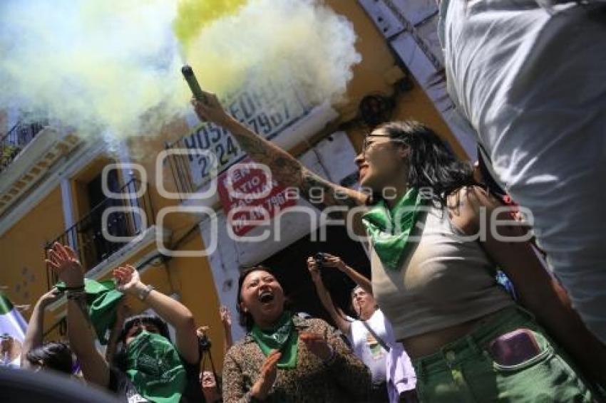 CONGRESO . DESPENALIZACIÓN DEL ABORTO