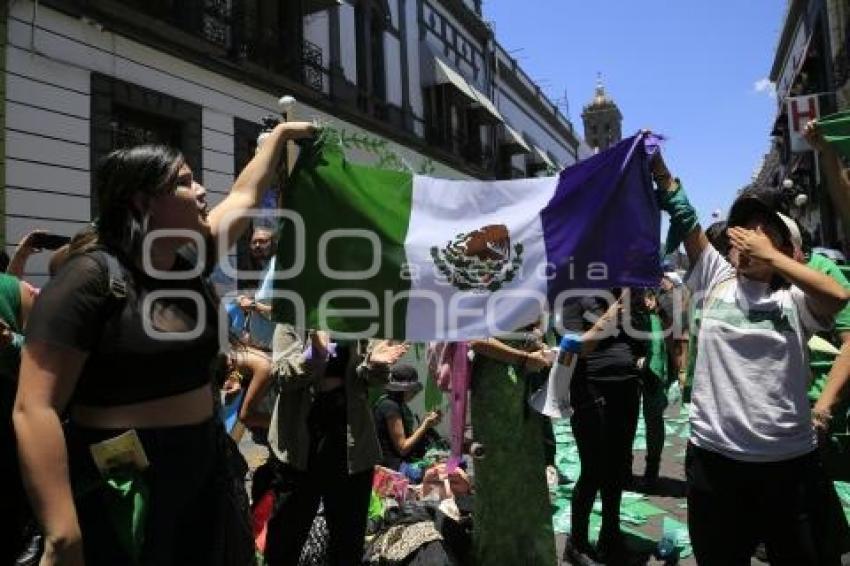 CONGRESO . DESPENALIZACIÓN DEL ABORTO