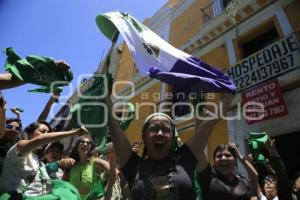 CONGRESO . DESPENALIZACIÓN DEL ABORTO