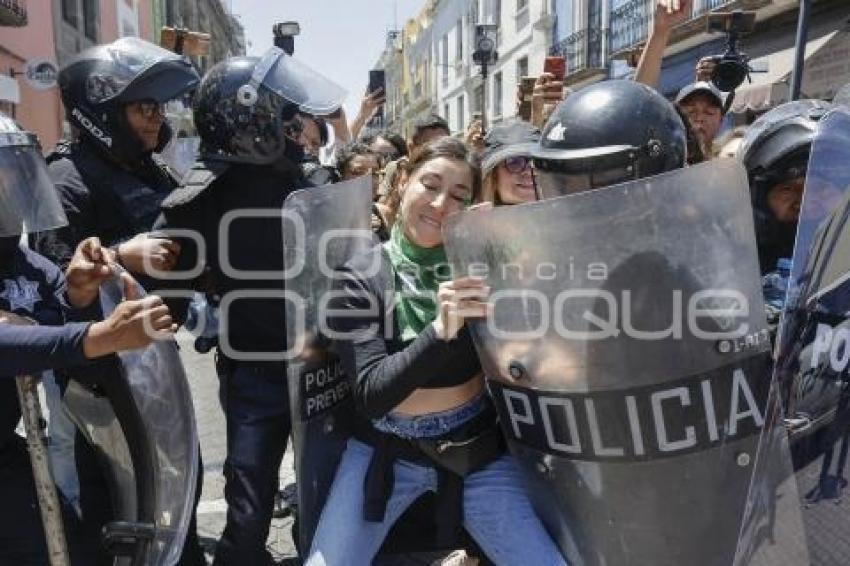 CONGRESO . DESPENALIZACIÓN DEL ABORTO