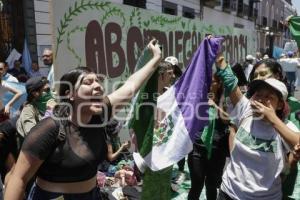 CONGRESO . DESPENALIZACIÓN DEL ABORTO