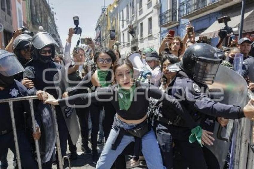 CONGRESO . DESPENALIZACIÓN DEL ABORTO