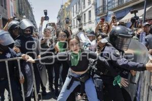 CONGRESO . DESPENALIZACIÓN DEL ABORTO
