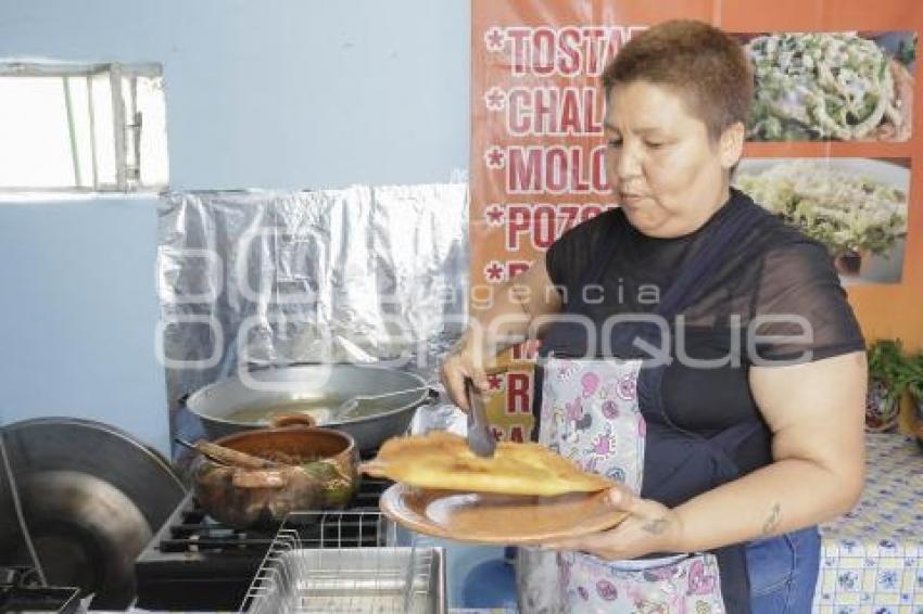SAN PEDRO CHOLULA . MOLOTES EN NOGADA