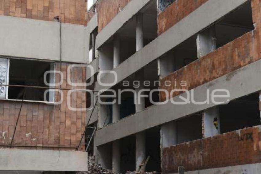 EDIFICIO ABANDONADO . 11 SUR