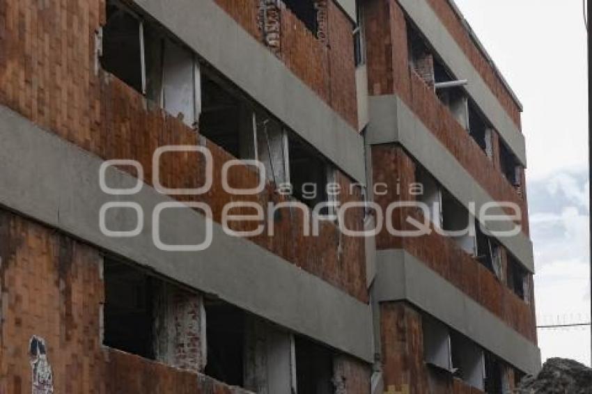 EDIFICIO ABANDONADO . 11 SUR