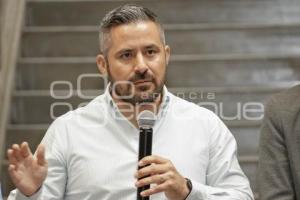 ADÁN DOMÍNGUEZ