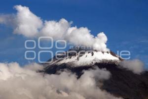 VOLCÁN POPOCATÉPETL . FUMAROLA