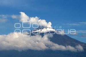 VOLCÁN POPOCATÉPETL . FUMAROLA