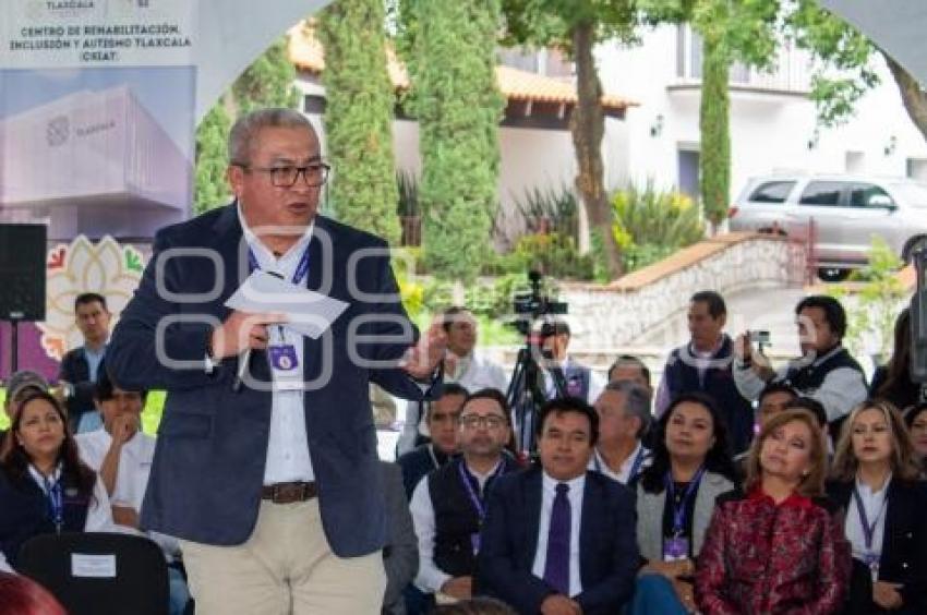 TLAXCALA . ENTREGA AUTOS SINDICATOS