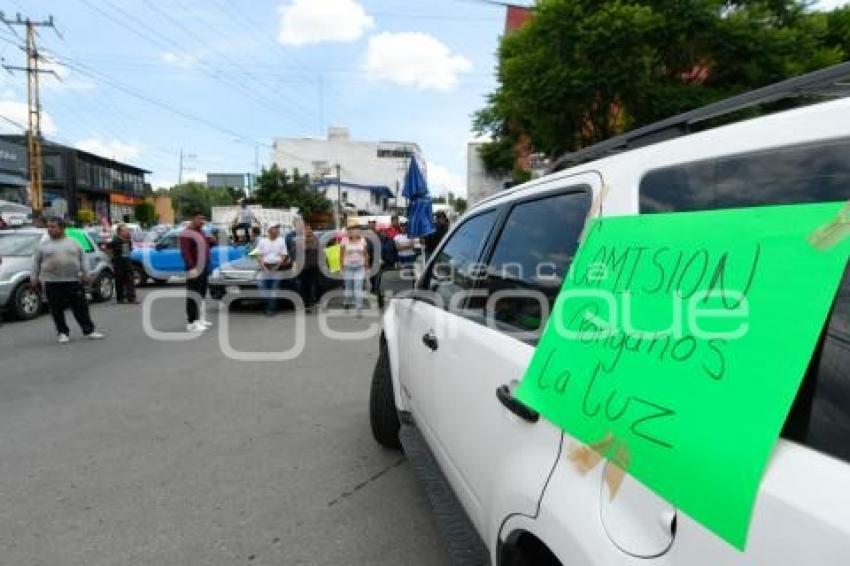 TLAXCALA . BLOQUEO POBLADORES CUAUHTLA