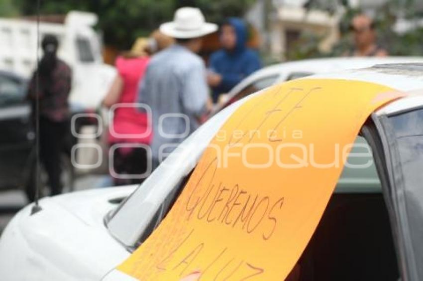 TLAXCALA . BLOQUEO POBLADORES CUAUHTLA