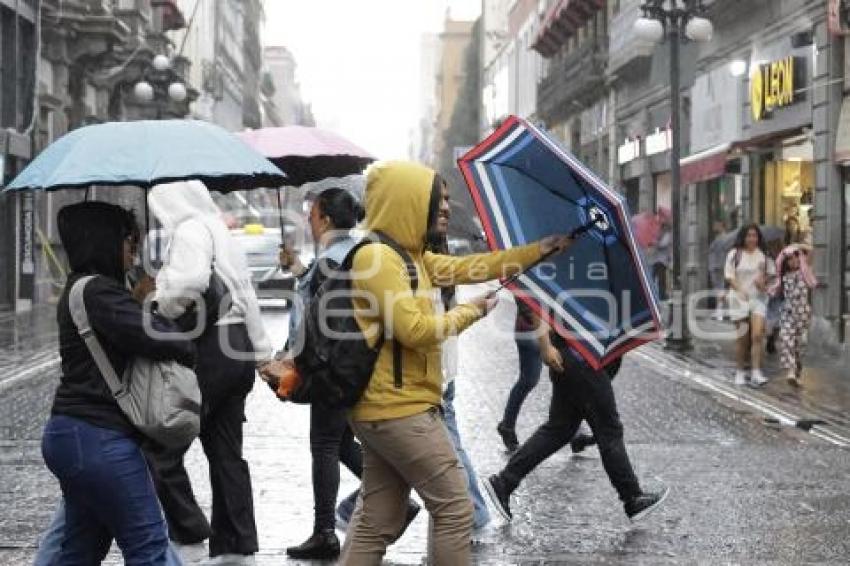 CLIMA . LLUVIA