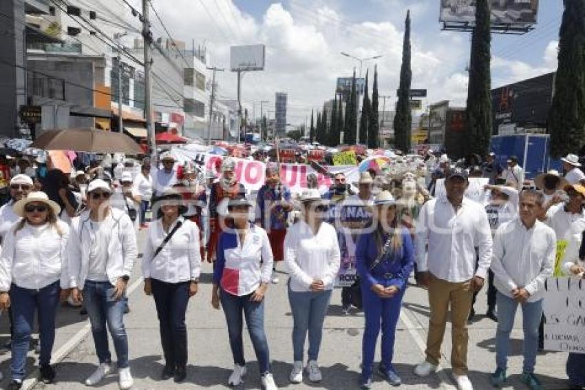 MANIFESTACIÓN . ROXANA LUNA
