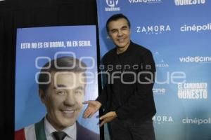 ADRIÁN URIBE