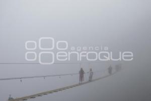 TLATLAUQUITEPEC . PUENTE COLGANTE