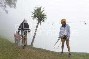TLATLAUQUITEPEC . PUENTE COLGANTE