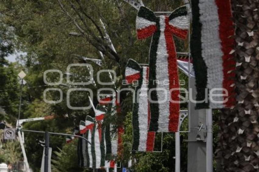ADORNOS PATRIOS