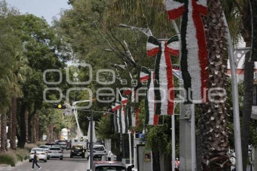 ADORNOS PATRIOS
