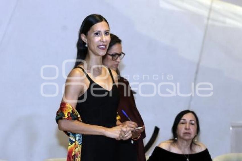 EVOCACIÓN A ELISA CARRILLO
