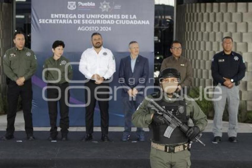 AYUNTAMIENTO . ENTREGA DE UNIFORMES SSC
