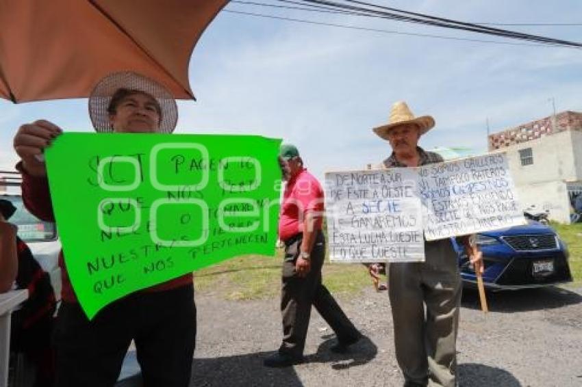 TLAXCALA . BLOQUEO POBLADORES TEXCALAC