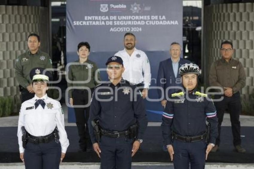 AYUNTAMIENTO . ENTREGA DE UNIFORMES SSC