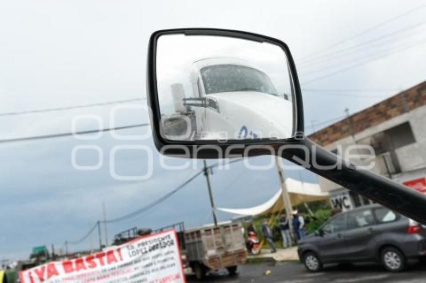 TLAXCALA . BLOQUEO POBLADORES TEXCALAC