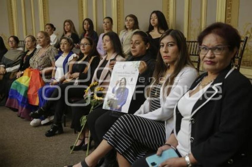HOMENAJE LUCTUOSO . AURORA SIERRA