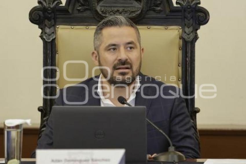 ADÁN DOMÍNGUEZ
