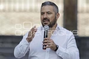 ADÁN DOMÍNGUEZ