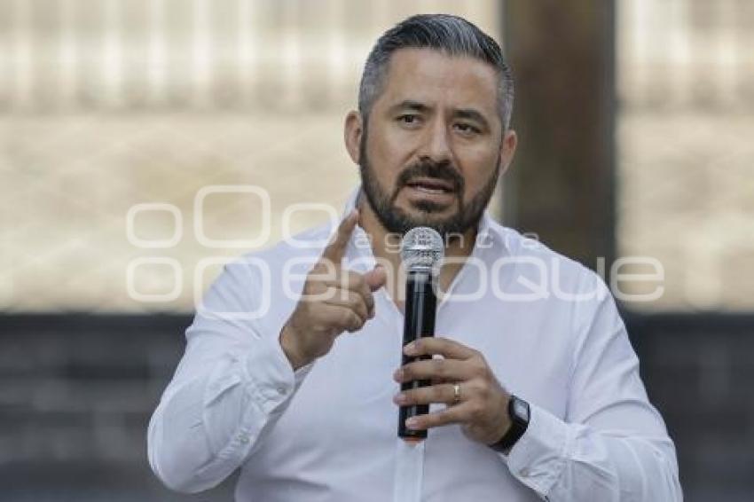 ADÁN DOMÍNGUEZ