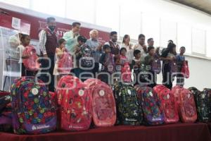 ATLIXCO . ENTREGA KITS ESCOLARES
