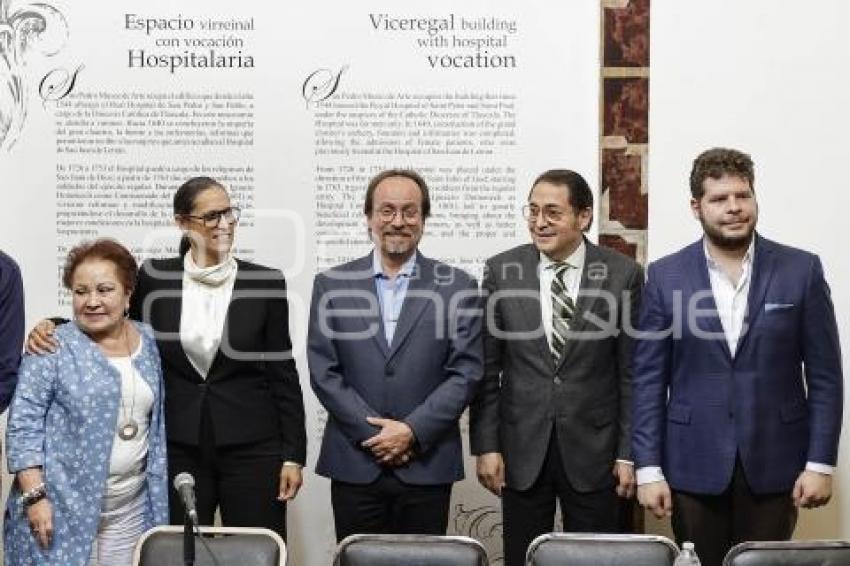 EXPOSICIÓN . EL ROSTRO DEL AUTOR
