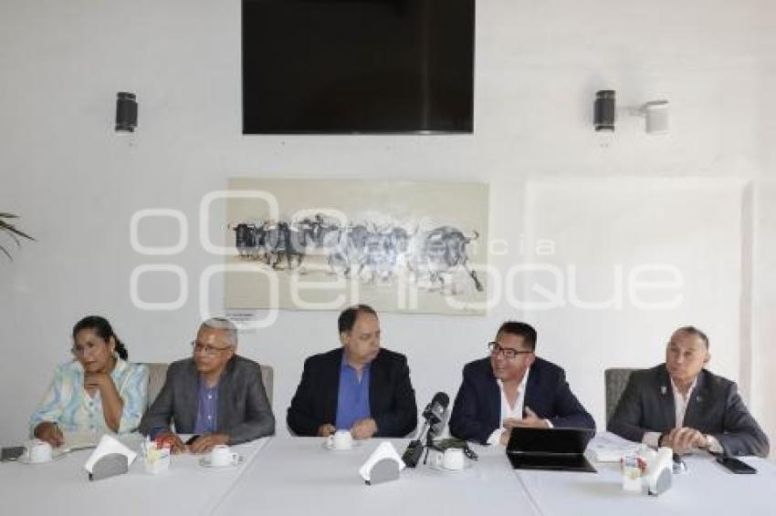 DENUNCIA . PEDREGAL LA CALERA