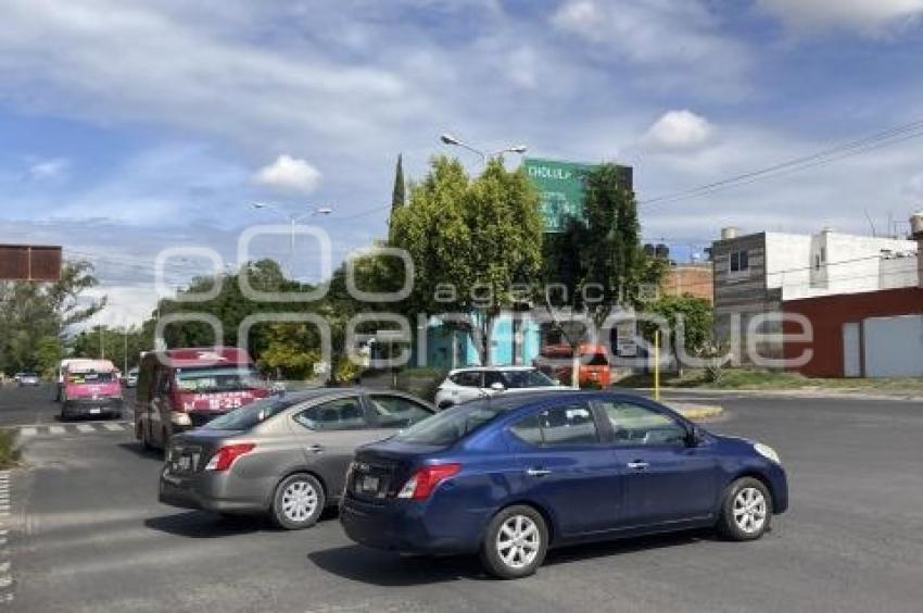 CALZADA ZAVALETA . SEMÁFOROS