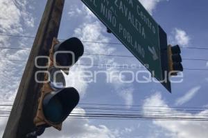 CALZADA ZAVALETA . SEMÁFOROS