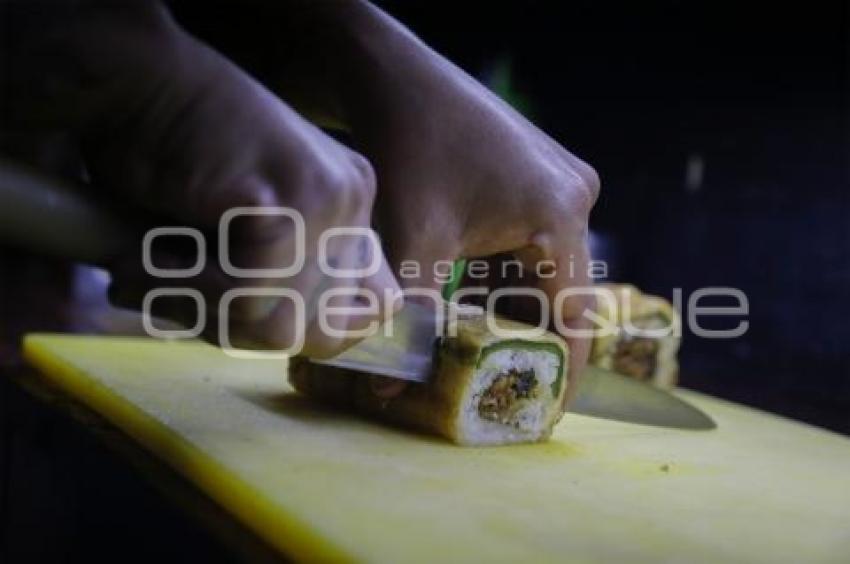 SUSHI . CHILE EN NOGADA
