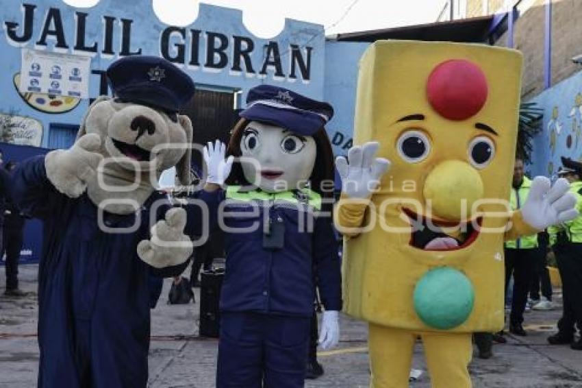 AYUNTAMIENTO . OPERATIVO REGRESO A CLASES